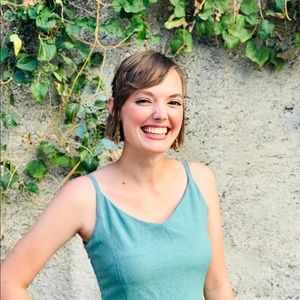 Meet your Posher, Alexis